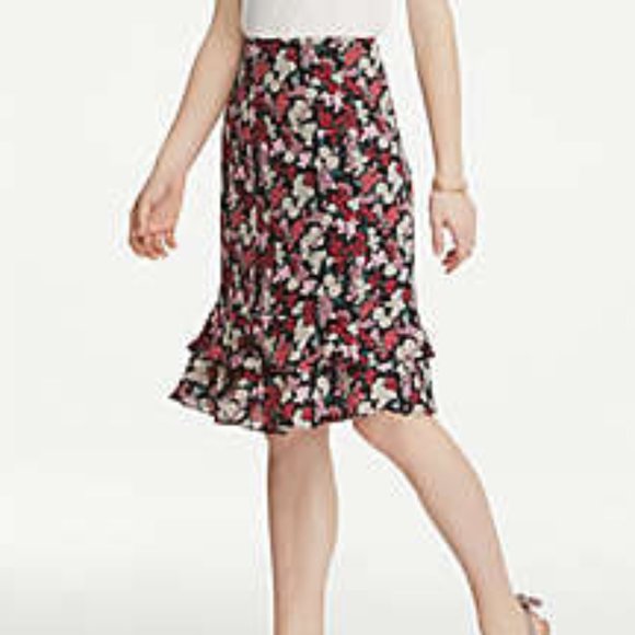 Ann Taylor Floral Ruffle Pencil Skirt Size 0 NWT - Picture 2 of 11